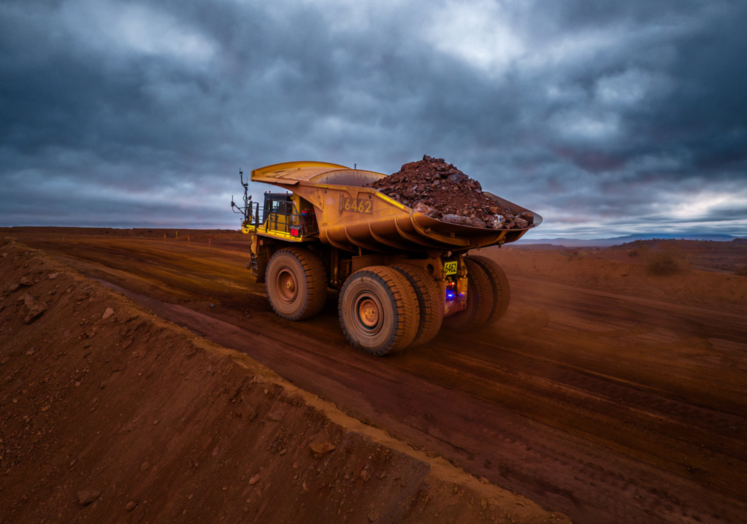 How an autonomous mining system operates