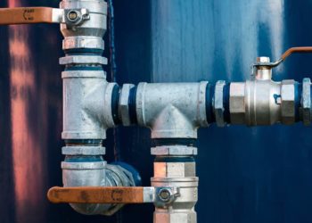 AI finds leaks and cracks in pipes