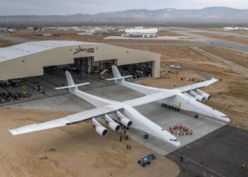first flight of Stratolaunch, the world's largest plane
