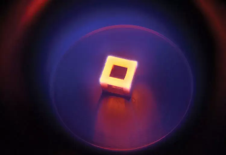 Diamond-coated medical implants aren’t for looks: they have real benefits