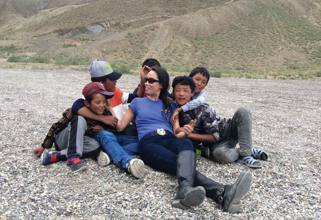 Dr Helen Cartledge teaching in Tibet in 2015.