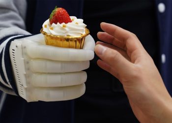 An MIT-developed inflatable robotic hand gives amputees real-time tactile control. (Image: Courtesy of the researchers)