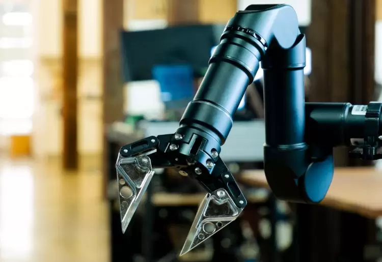 Creating the world’s smallest and most dextrous underwater robotic arm