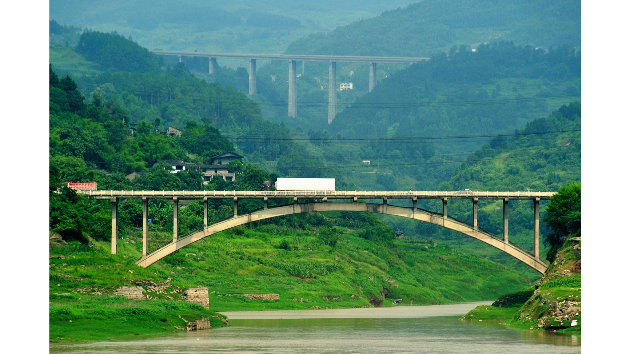 Johann P. Gebhardt Two Impressive Concrete Bridges in a Magnificent Landscape Yangtze River China