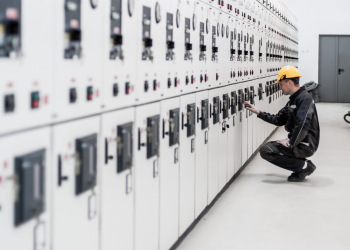 [Free download] Whitepaper: Designing future-ready switchboards for safe, efficient and compliant electricity operation